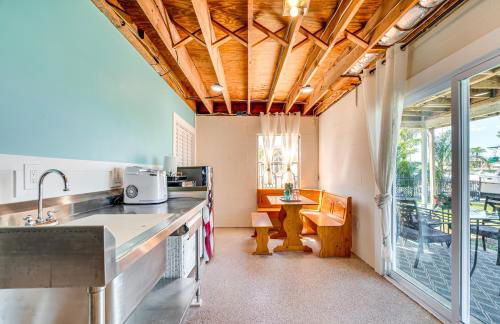 Waterfront Florida Escape with Pool and Private Dock! - Foto 26