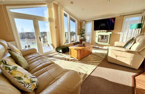 Hot Tub Lodge, Panoramic Views & Free Golf, Dog Friendly - Foto 9