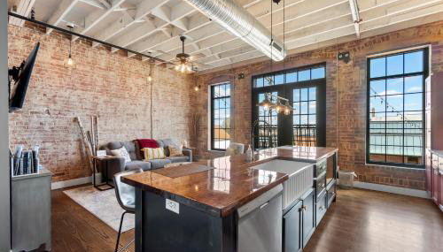 Downtown Urban Loft above Restaurant #7 - Foto 3