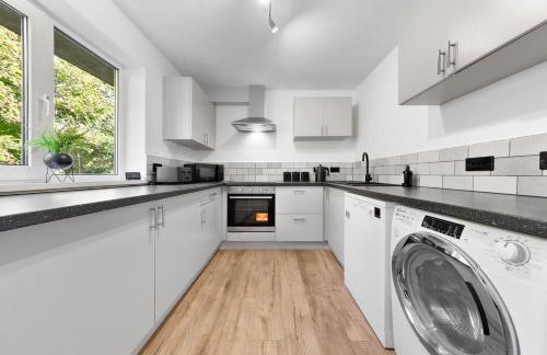 2BR Flat, Free Parking, Close to Airport & Centre - Foto 22