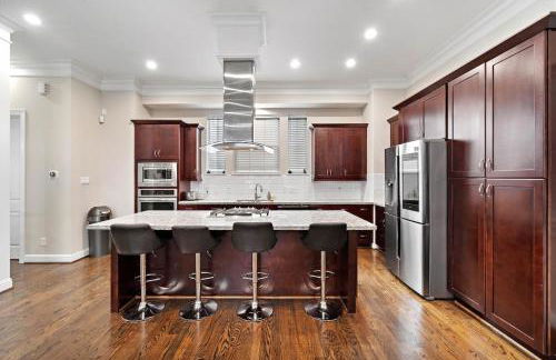 Modern Loft Unit with Patio at the Galleria - Foto 17