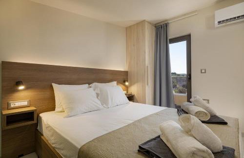 Chris and Stratos villa with private ecologic pool and kid's playground! - Foto 30