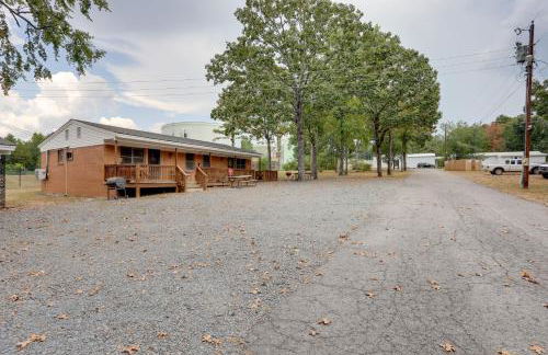Bring Your Boat! Greers Ferry Lake Home with Slip - Foto 23