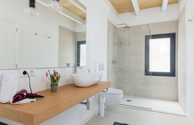 Villa With Private Terrace - Photo 23