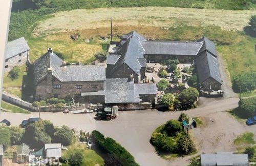 4 beautiful stone built barns sleeping 17 people - Foto 55