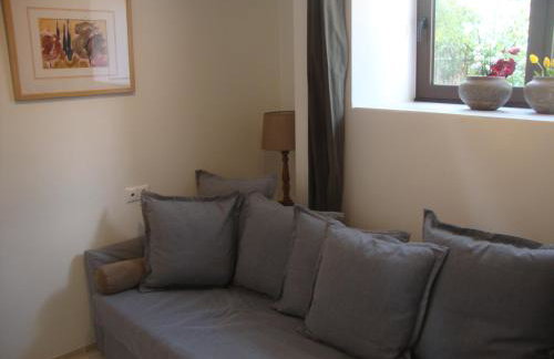 Amazing Garden House - Photo 16