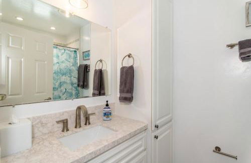 Family Beach House, 400ft to Beach, Parking, BBQ - Foto 38