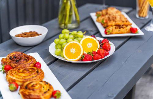 Free Parking ,Modern 4 bedrooms 10min from Birmingham city centre ideal for contractors ,Groups and Families - Photo 52