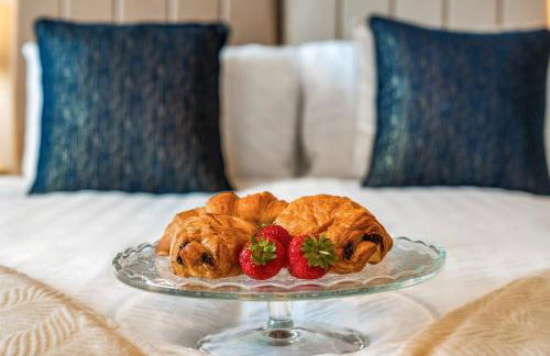 Stylish 5-Bedroom House, Accommodates 10, Fast Wi-Fi & Private Garden - Foto 20