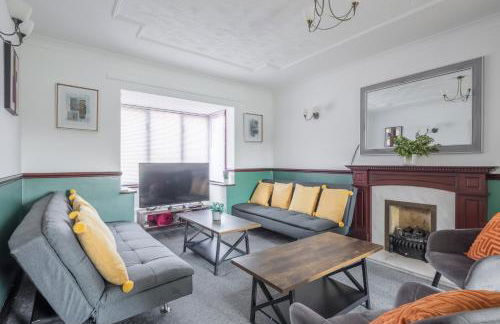 Spacious Home for 10 - Garage & Family Ready - Foto 6