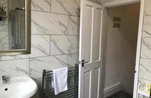 Bright Spacious 3-bed With Office & Patio, Preston - Foto 62