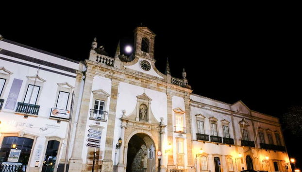 The Arco da Vila gateway