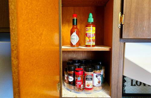 Cozy Luxury - King Bed, Coffee Bar, Sleeps 5 - Foto 28