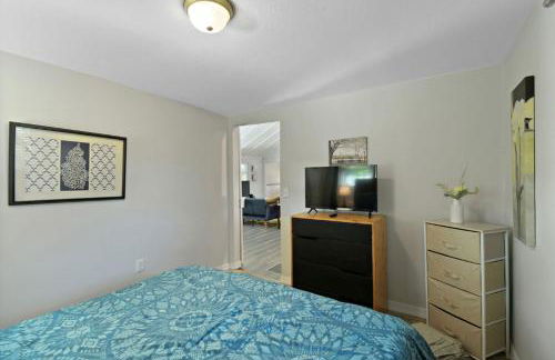 Spacious Retreat Fenced Yard Screened Deck - Photo 2