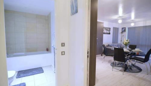 Near Dlr station -WiFi -Parking -Pets -Sleeps 5 - Foto 3