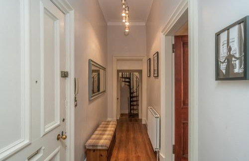 Georgian Elegance with Patio Garden West End - Pass the Keys - Foto 40