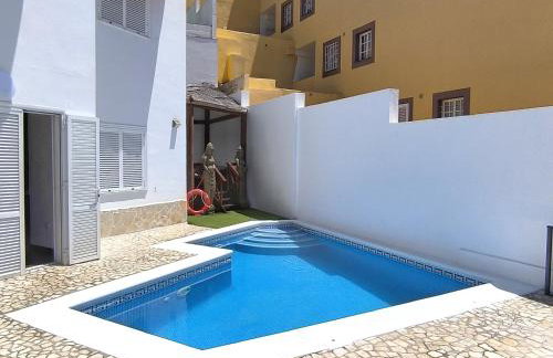 BEAUTIFUL VILLA - 4 bedrooms, heated pool, 2 priv car park places, fibre net, PS5, tv channels - Foto 11