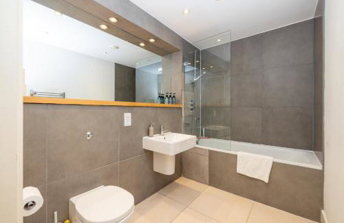 Cosy, modern high rise with views! 2 bedroom - Foto 27