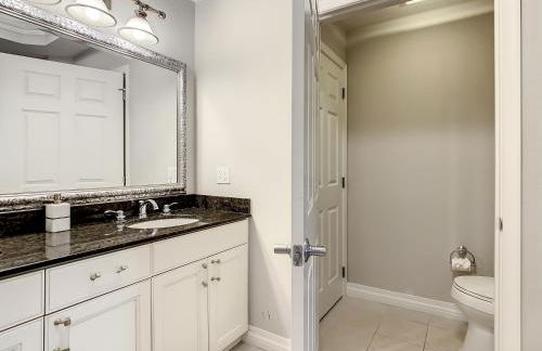 MINUTES FROM DISNEY 3bed 3bath Poolside at LUXURIOUS RESORT - Foto 18