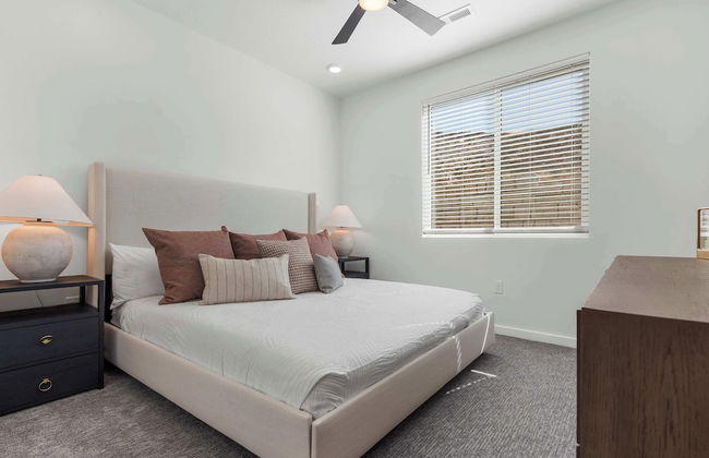 Brand New! Desert Cliff Sleeps 20 Guests! - Foto 2