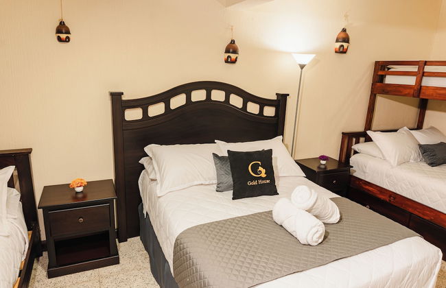 Gold House - Photo 17