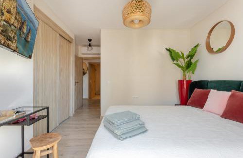 McRamé Design Apt Sea View, Beachfront, Swimming Pool, 2BDR, 2BAR, 6 pax, Praia da Rocha - Photo 14