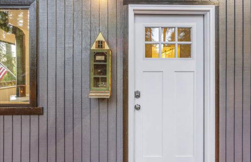 Charming Lakefront Cottage on Quiet Palmer Lake - Foto 5