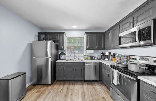 New Spacious Renovated Townhouse - Foto 10