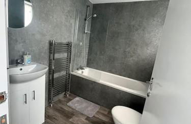 The M Rooms at 144 - Photo 8