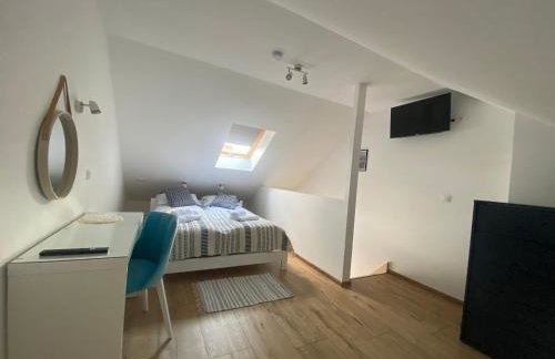 SOLEK, Apartamenty hotelowe i pokoje gościnne ze śniadaniem, przyjazne zwierzętom, wyjątkowe, z widokiem na Jezioro Jamno i w bardzo bliskiej odległości od morza - Foto 44