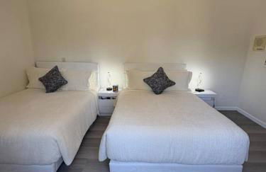 Newly Renovated Lakefront with Dock - Foto 39