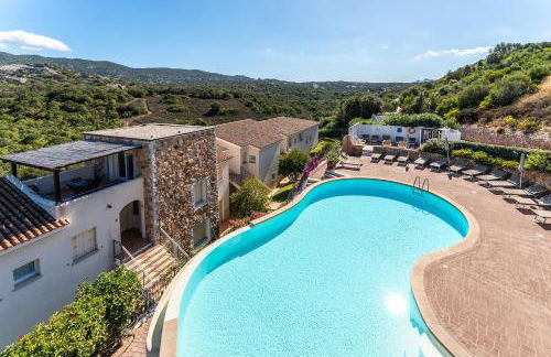 ISA-Residence with swimming-pool just 4 km from Baja Sardinia, apartments with outdoor private space and air conditioning - Foto 4
