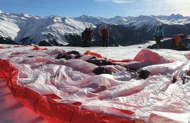 Volo in parapendio sulle Alpi svizzere - Foto 14