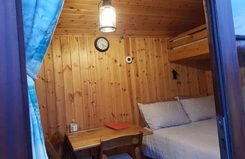 Cozy Cabin Retreat - Sleeps 2 & a Child - Foto 51