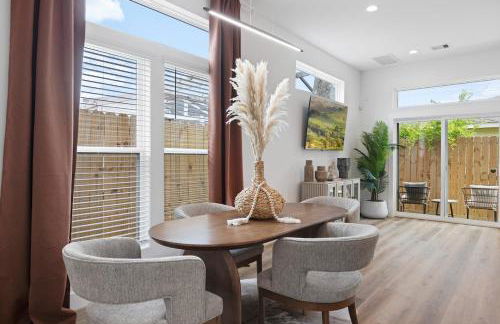 2 Luxury Homes in 1 - Walk to Nightlife & Stadiums - Foto 6