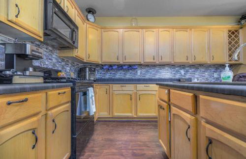 Family Fun Retreat Themed Rooms BBQ & Golf Course - Foto 2