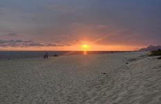 Frente Praia com Piscina Privativa 6 Pessoas Itaipuaçu Maricá RJ - Foto 14