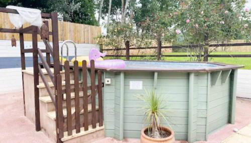 5-Bed Home - Sleeps 12 Pool Garden & Play Area - Foto 4