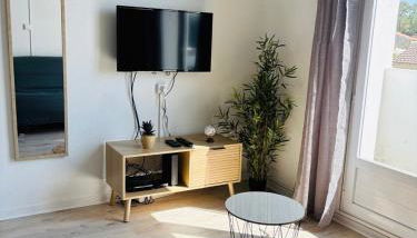 Duplex cosy neuf - wifi - balcon - en bordure de forêt de pins - proche plage - Foto 3