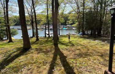 Lakefront Paradise near everything! - Foto 5