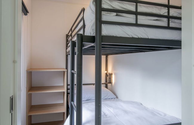 Chalet in Eindhoven Near Green Forests - Photo 3