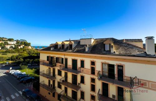 Beaches 1 min away - Free WiFi - Smart TV - AC - Foto 21