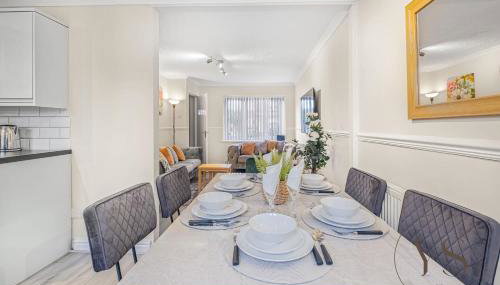 Group-Friendly 3BR Near Dudley + Parking - Foto 2