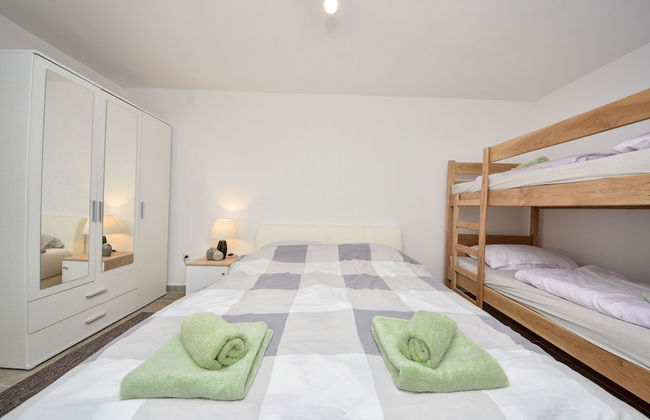 Apartmani Robi i Kristina - Photo 25