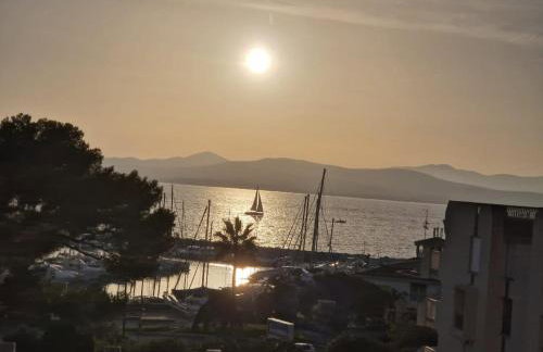 Beau 65 M2 en Front de Mer à St Raphaël - Piscine - Foto 39