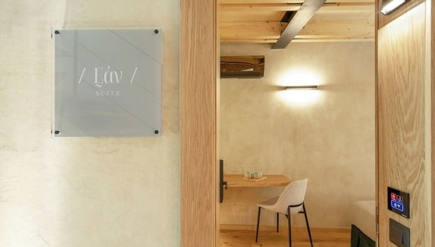 Poem Suites - Photo 3, Room