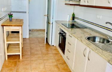 Penthouse mit private Dachterrasse und Blick auf das Meer, Berge ,Hafen - Photo 12