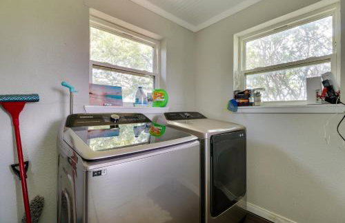 Sweeping Valley Views! 2-Acre Lorena Retreat - Foto 17