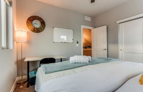 Modern And Spacious Townhouse Blocks from Downtown - Foto 26