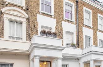 Victoria Violet - Photo 1